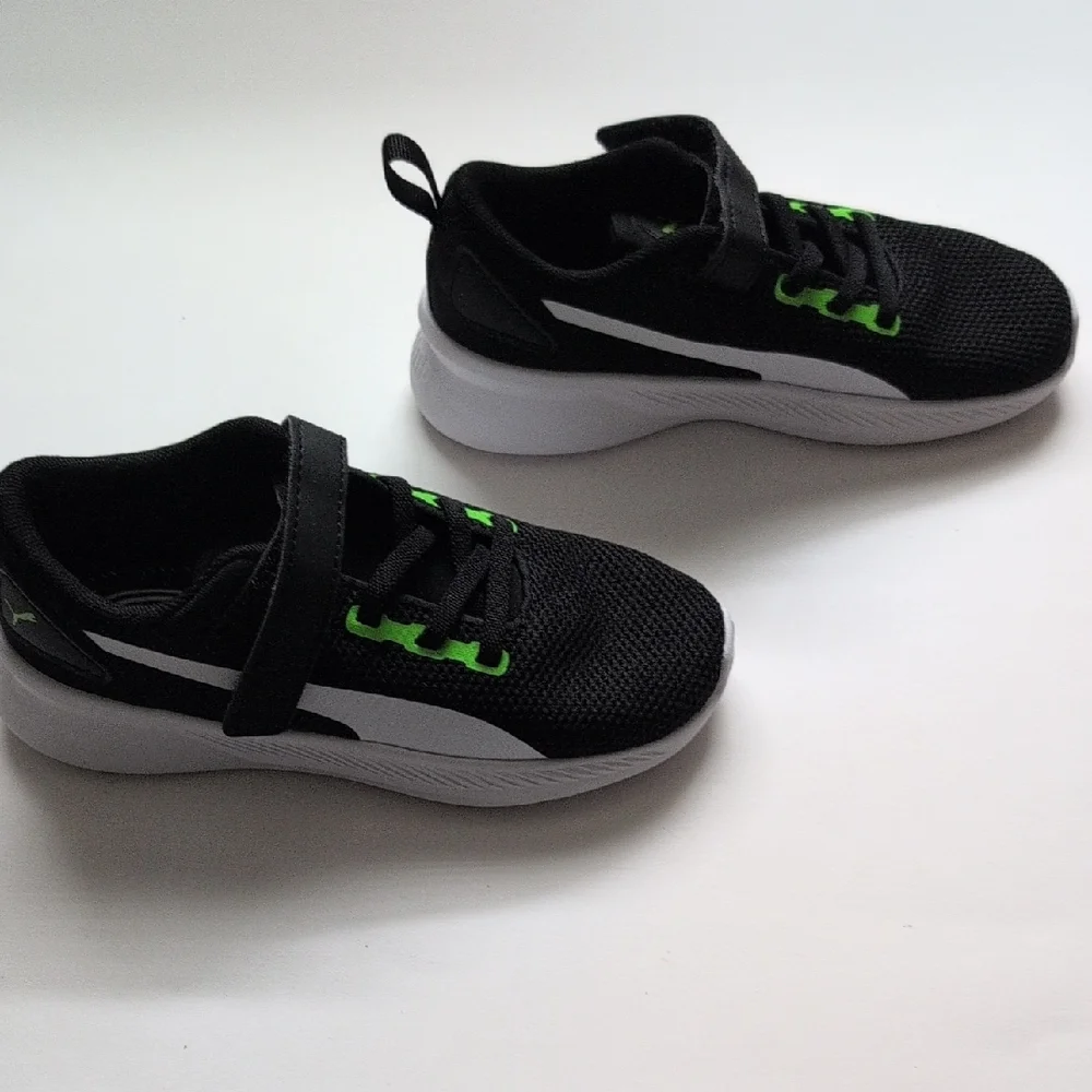 Puma Black and Green Kids Shoes - Picture 2 of 7
